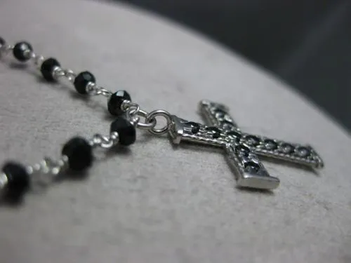 ESTATE .30CT BLACK DIAMOND & ONYX 14KT WHITE GOLD FILIGREE ROSARY CROSS NECKLACE